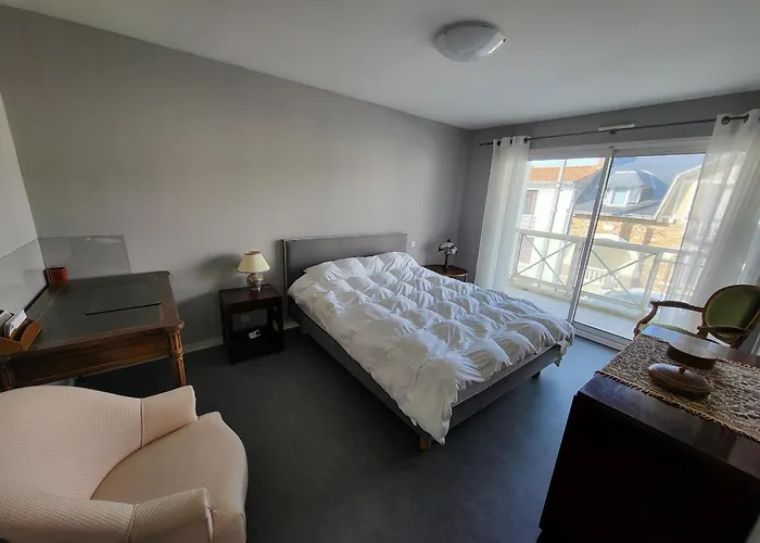 アパート T3 Aux Sables D'olonne Avec Balcon, Garage, A 500m De La Et 400m Des Commerces - Fr-1-92-790