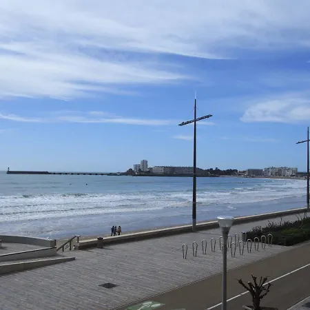 T3 Aux Sables D'olonne Avec Balcon, Garage, A 500m De La Et 400m Des Commerces - Fr-1-92-790 Apartment