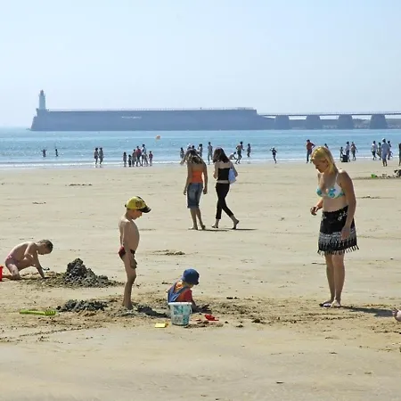 T3 Aux Sables D'olonne Avec Balcon, Garage, A 500m De La Et 400m Des Commerces - Fr-1-92-790 Apartment