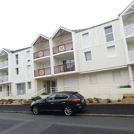 T3 Aux Sables D'olonne Avec Balcon, Garage, A 500m De La Et 400m Des Commerces - Fr-1-92-790 لي سابلِ دولونْ