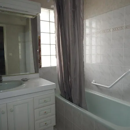 T3 Aux Sables D'olonne Avec Balcon, Garage, A 500m De La Et 400m Des Commerces - Fr-1-92-790