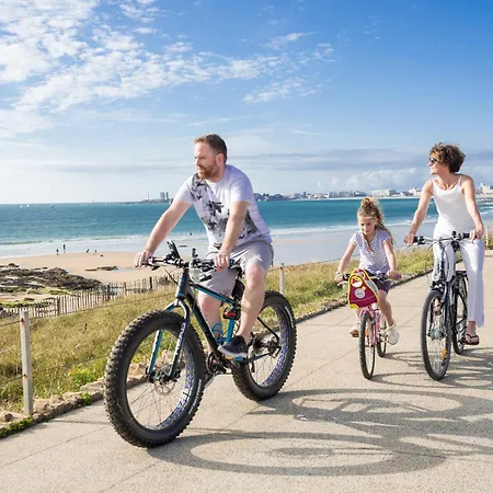 T3 Aux Sables D'olonne Avec Balcon, Garage, A 500m De La Et 400m Des Commerces - Fr-1-92-790 דירה